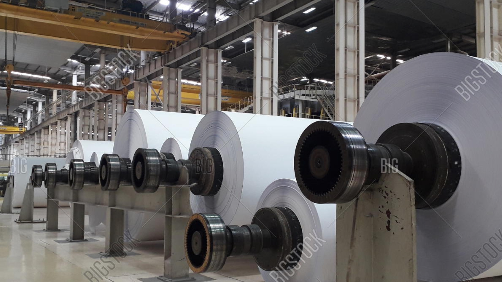 Paper production. Бумажный комбинат Волга. Целлюлозно-бумажная промышленность. Бумага промышленность.